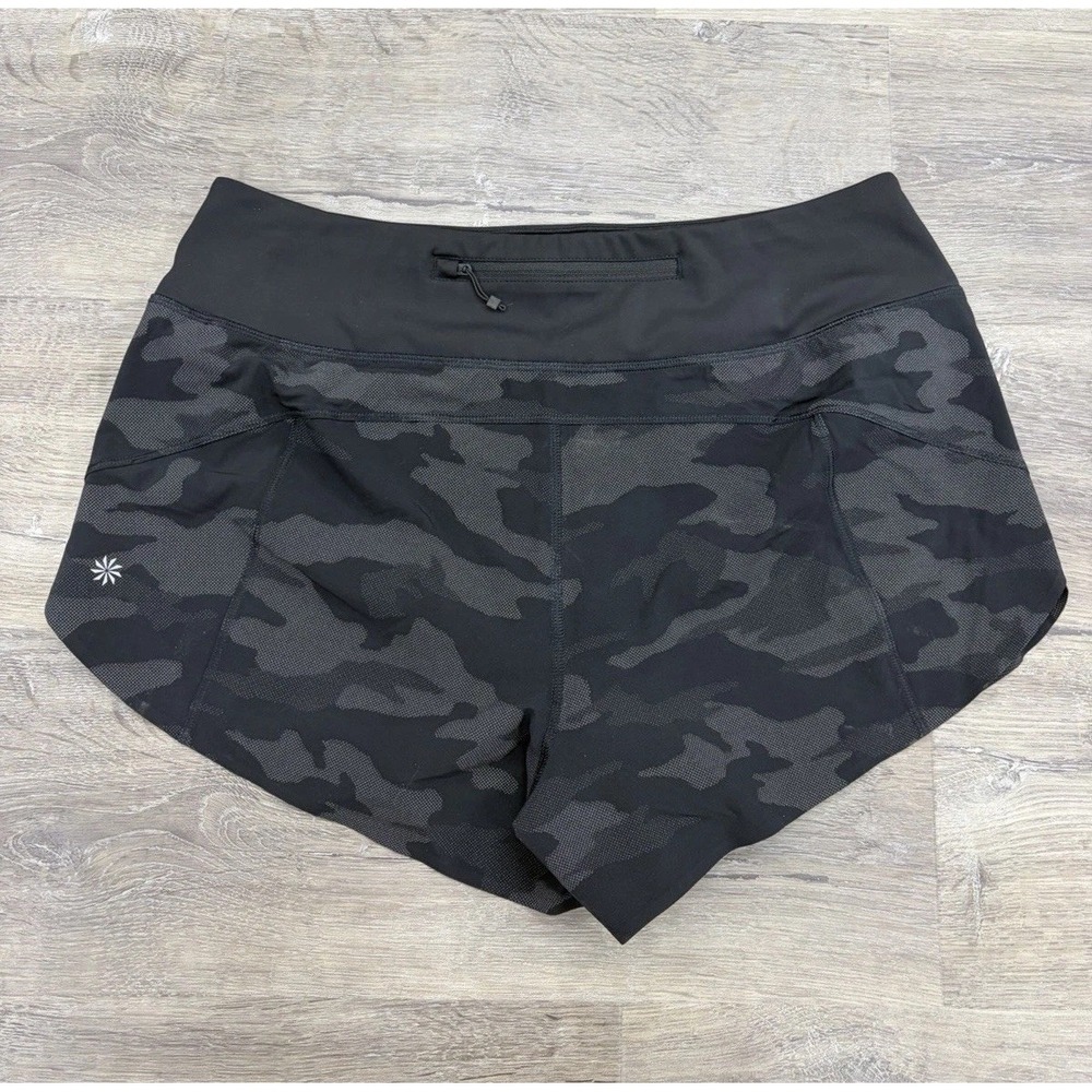Athleta Run With It 3.5" Active Shorts in Reflective Black Camo Print (Size M)